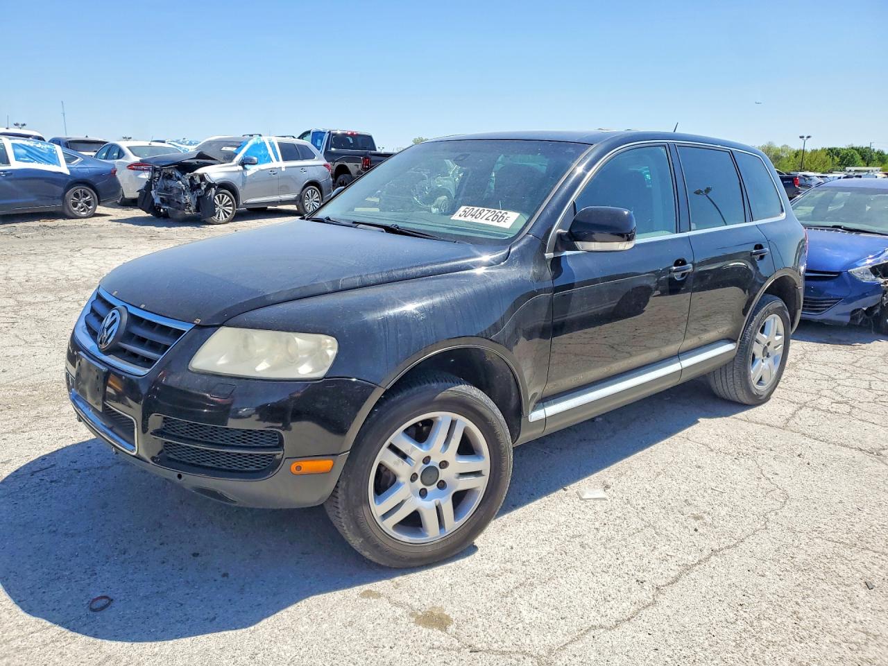Salvage Volkswagen Touareg Image