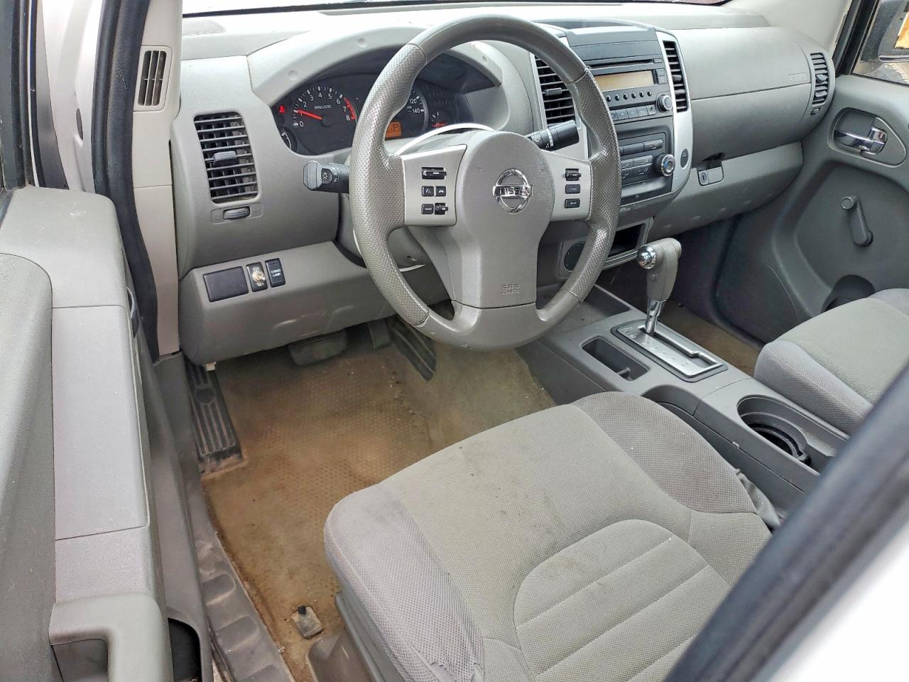 Nissan Frontier S