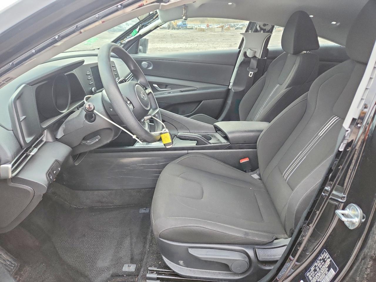 Hyundai ELANTRA Sel