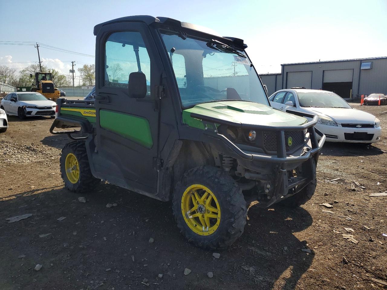 Salvage John Deere Xuv 835m Image