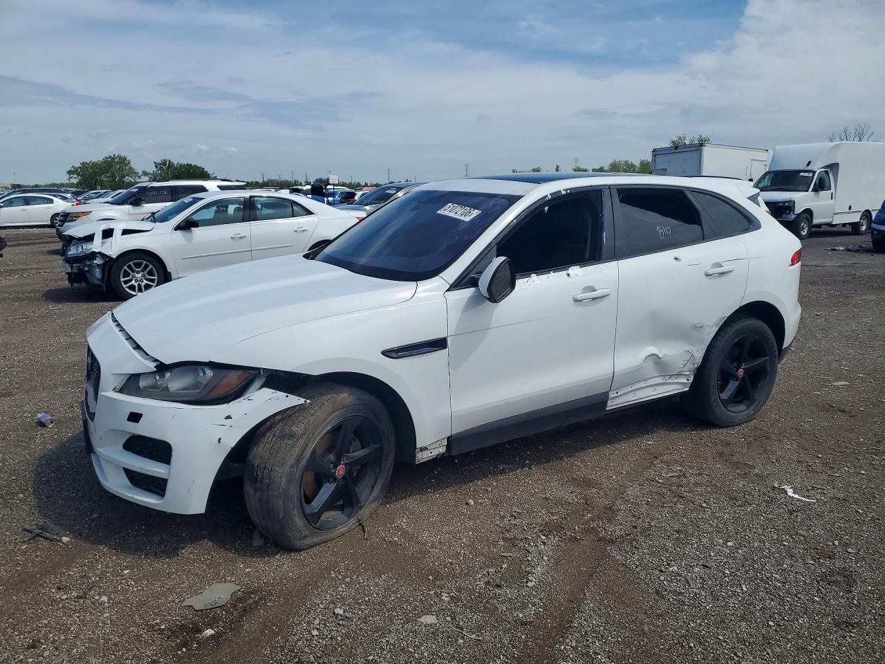 Salvage Jaguar F-PACE Image
