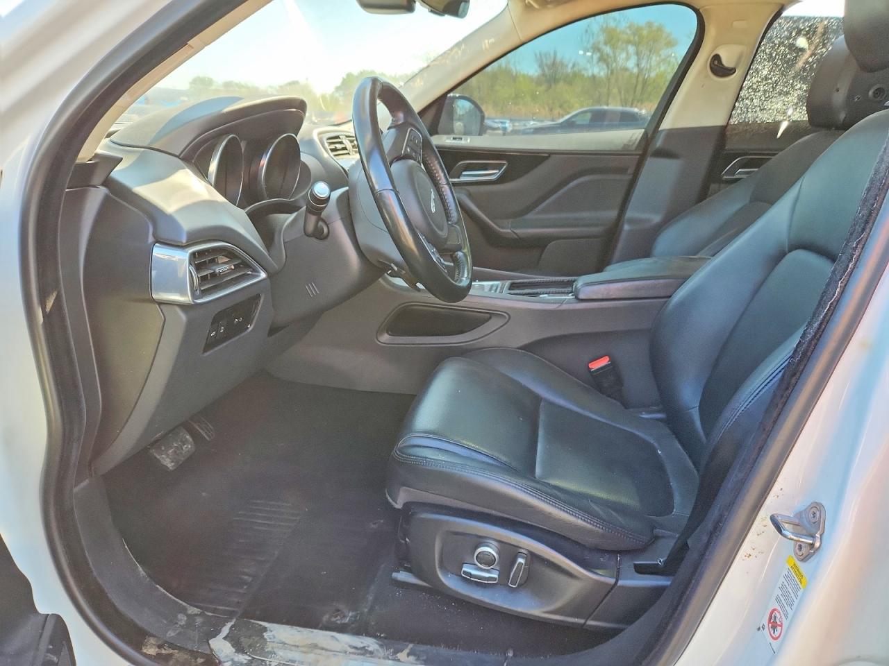Jaguar F-PACE Premium