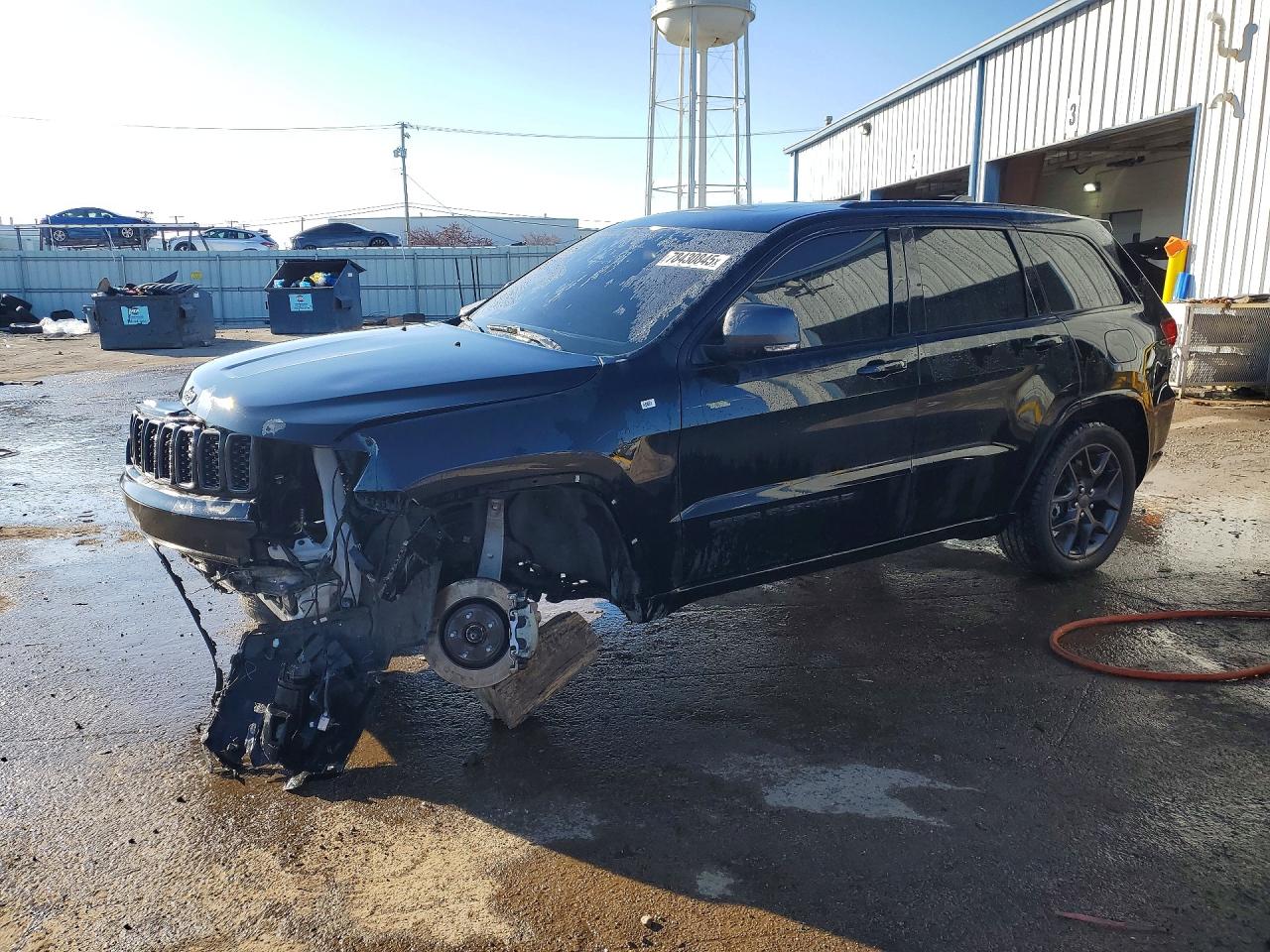 Salvage Jeep Cherokee Image