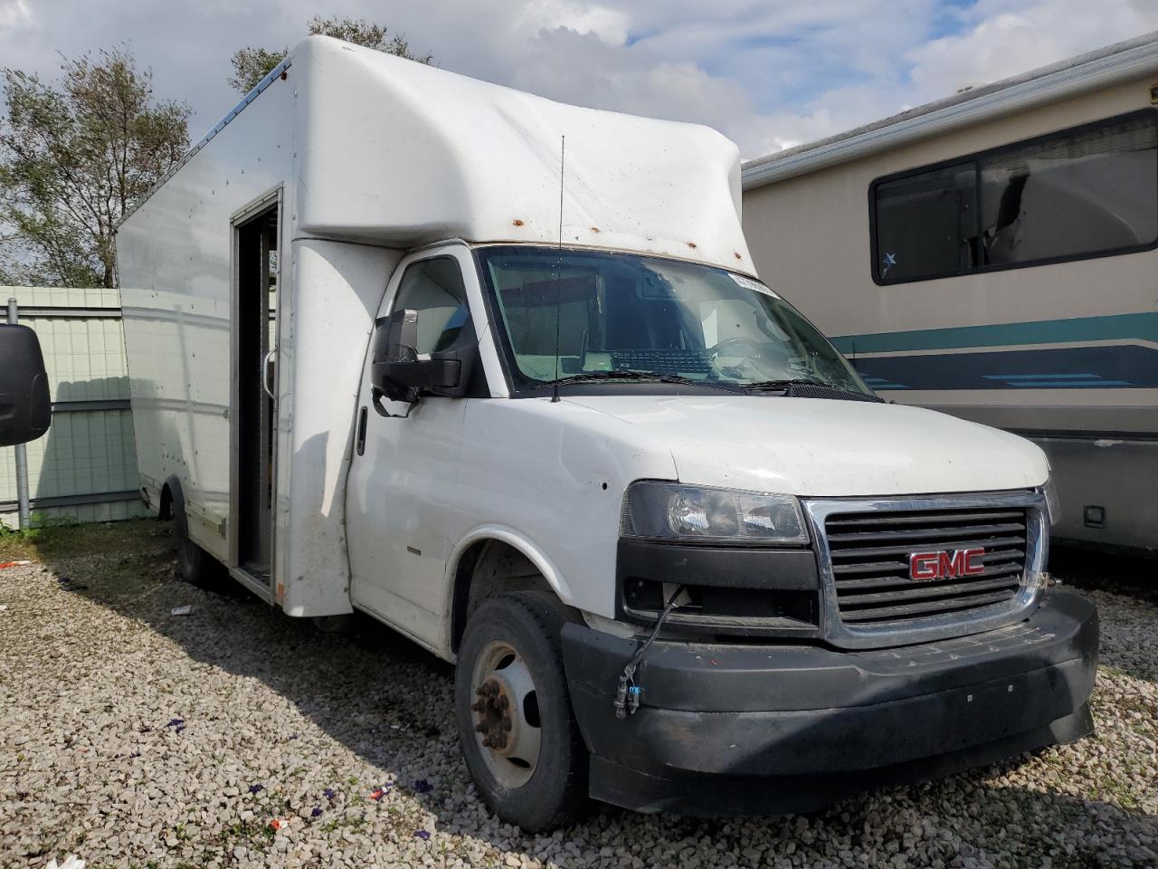 GMC Savana Cutaway G3500