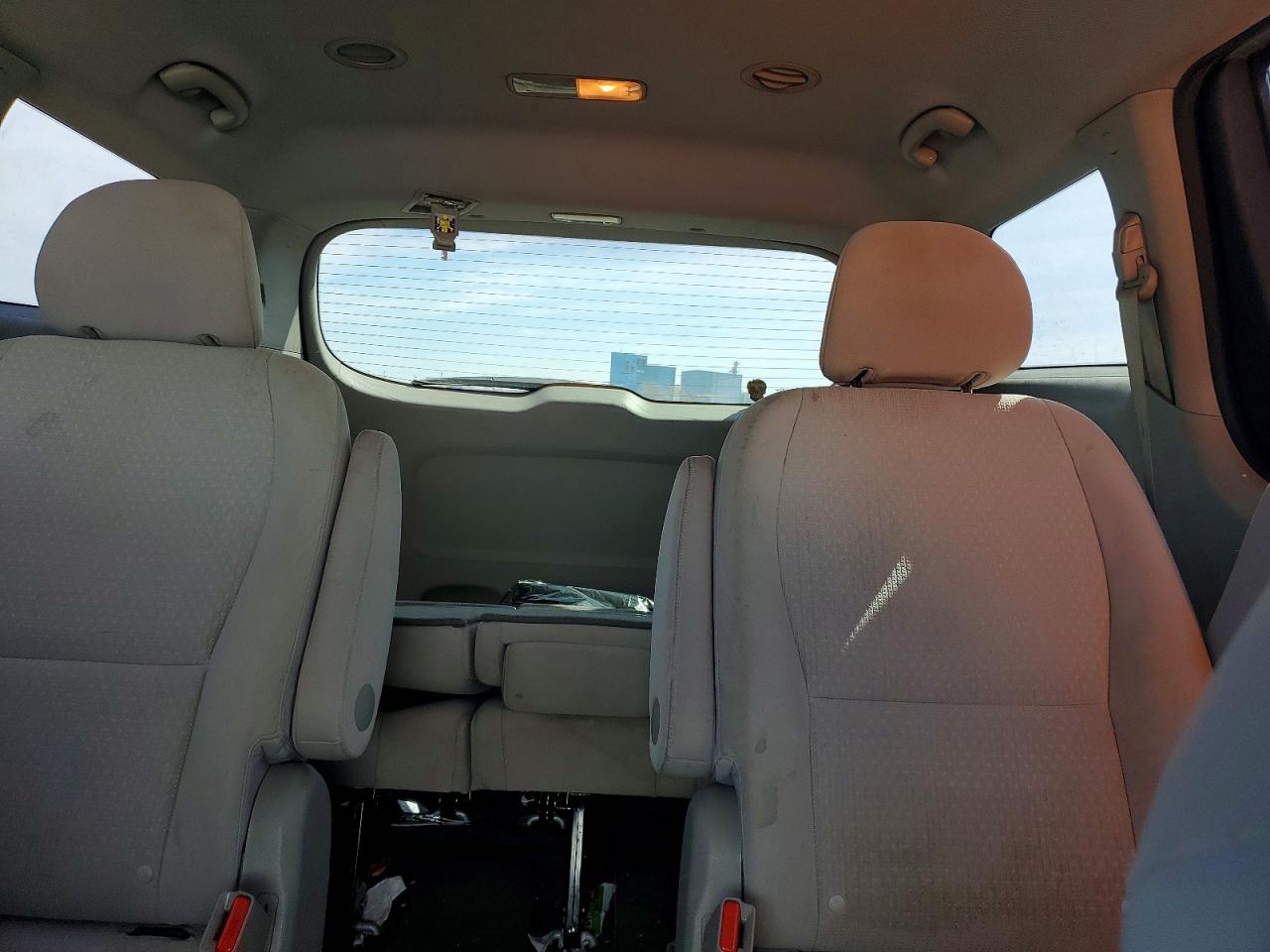 Kia Sedona L