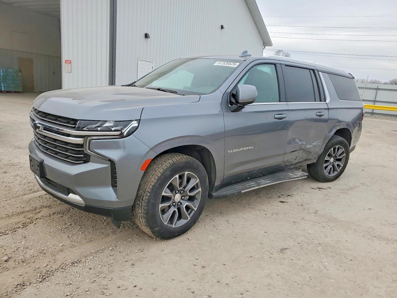 Salvage Chevrolet Suburban Image