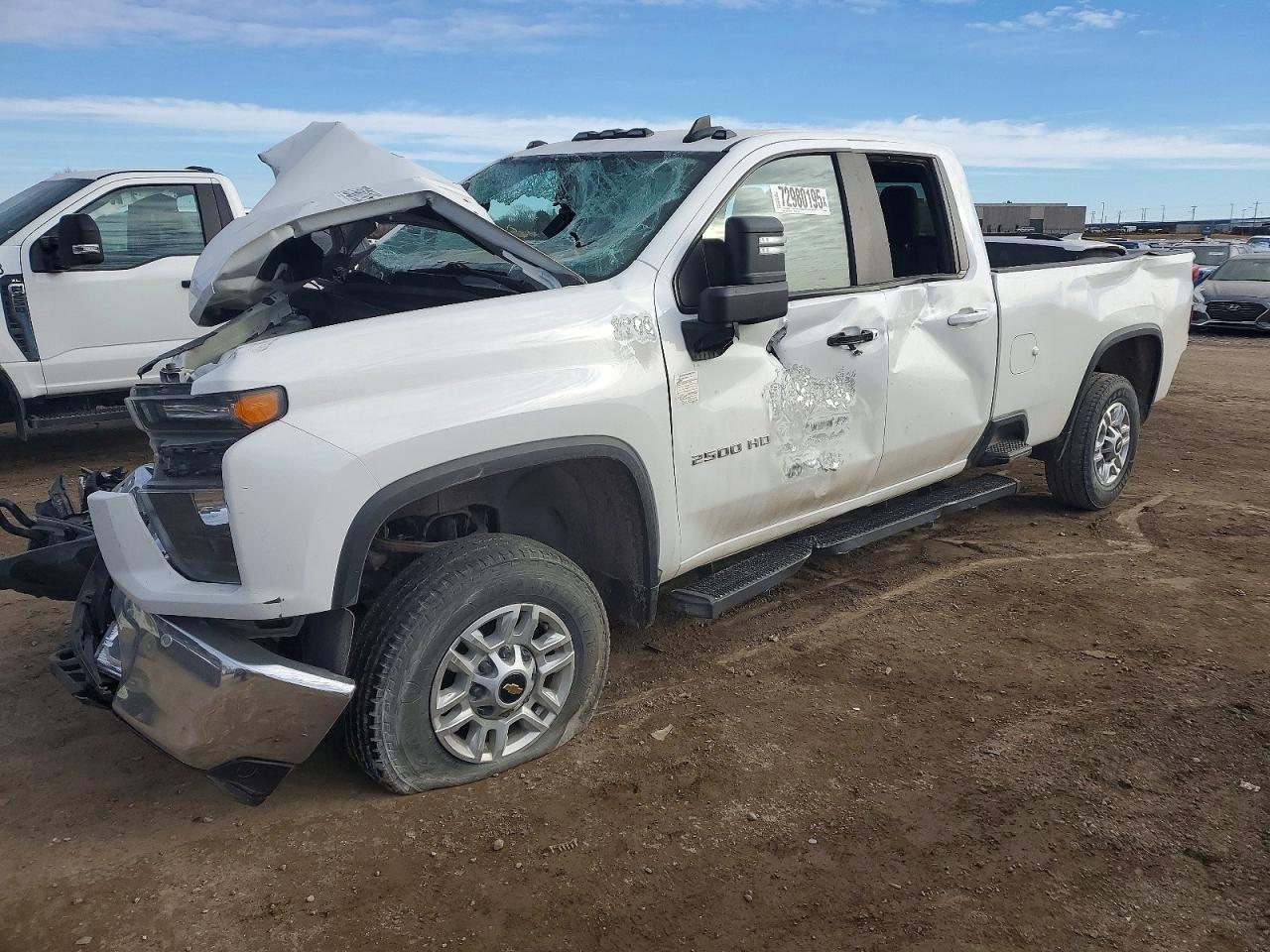 Salvage Chevrolet Silverado Image