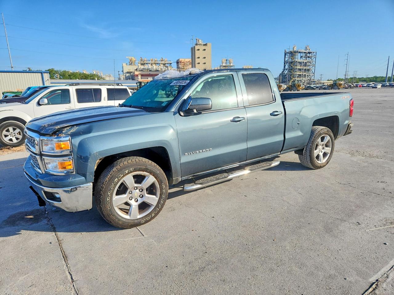 Salvage Chevrolet Silverado Image