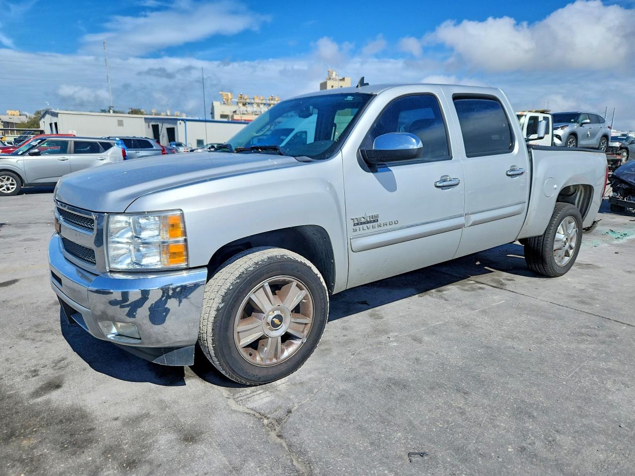 Salvage Chevrolet Silverado Image