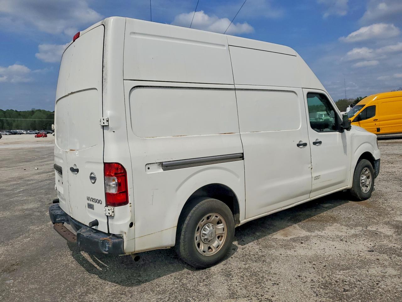 Nissan Nv
