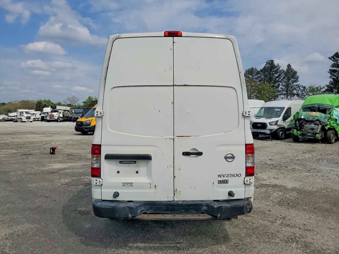 Nissan Nv