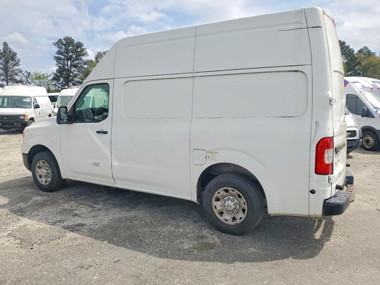 Nissan Nv