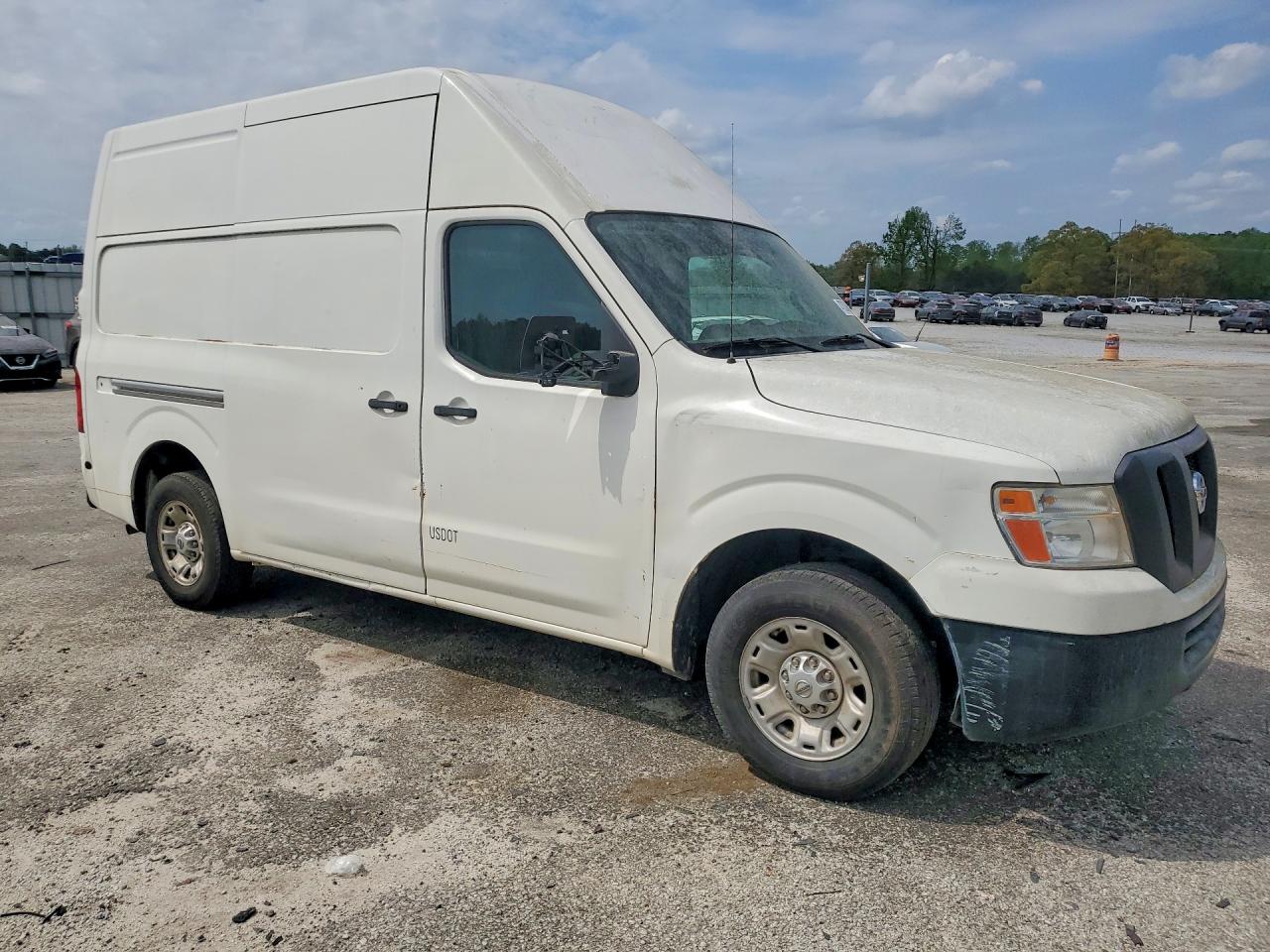 Nissan Nv