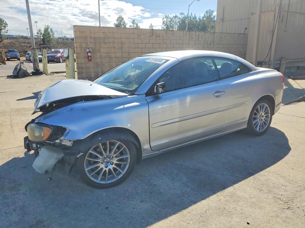 Salvage Volvo C70 Image