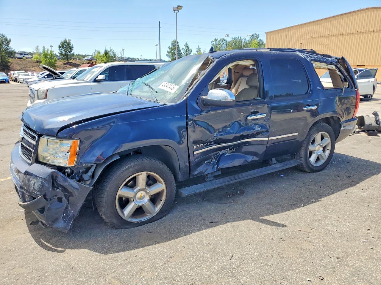 Salvage Chevrolet Tahoe Image