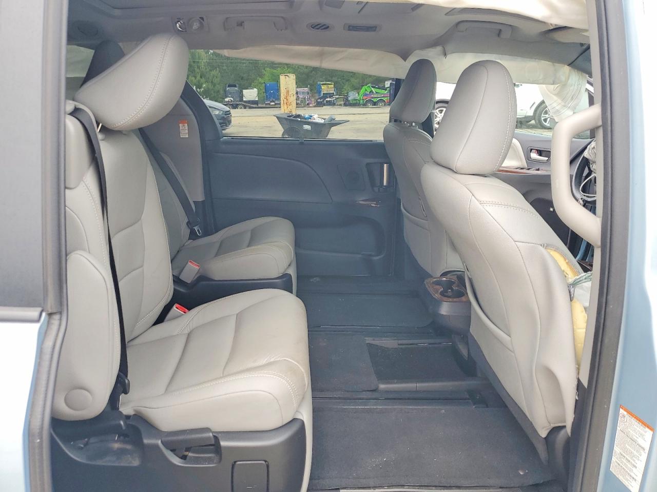 Toyota Sienna Limited Premium 7-passenger