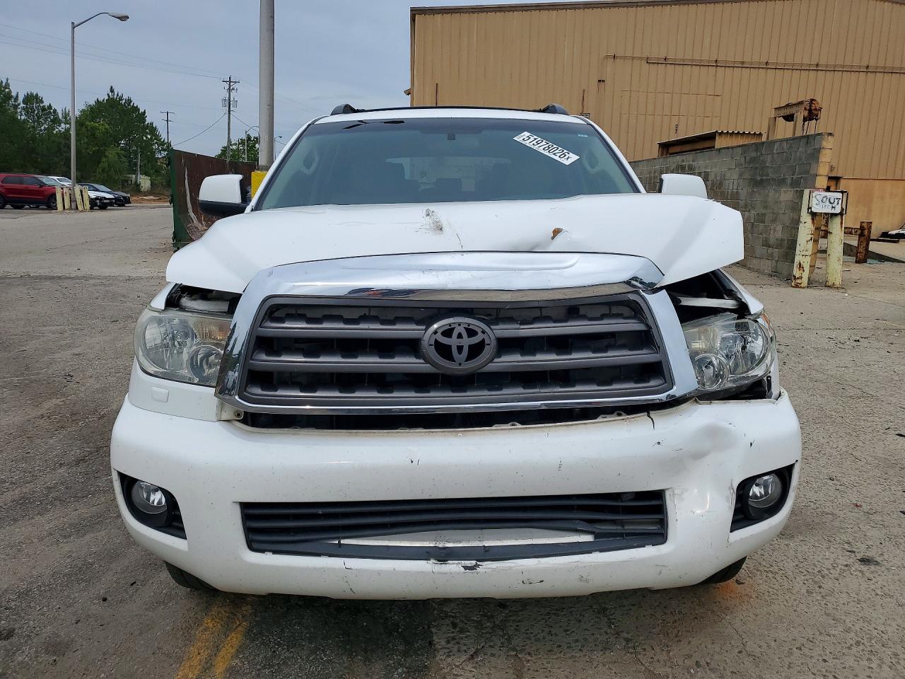 Toyota Sequoia Sr5