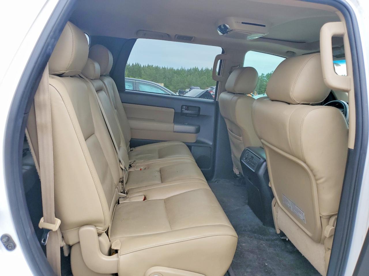 Toyota Sequoia Sr5