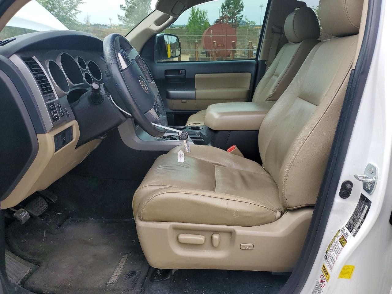 Toyota Sequoia Sr5