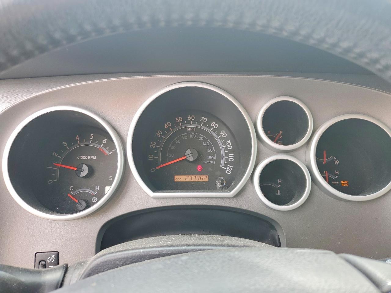 Toyota Sequoia Sr5