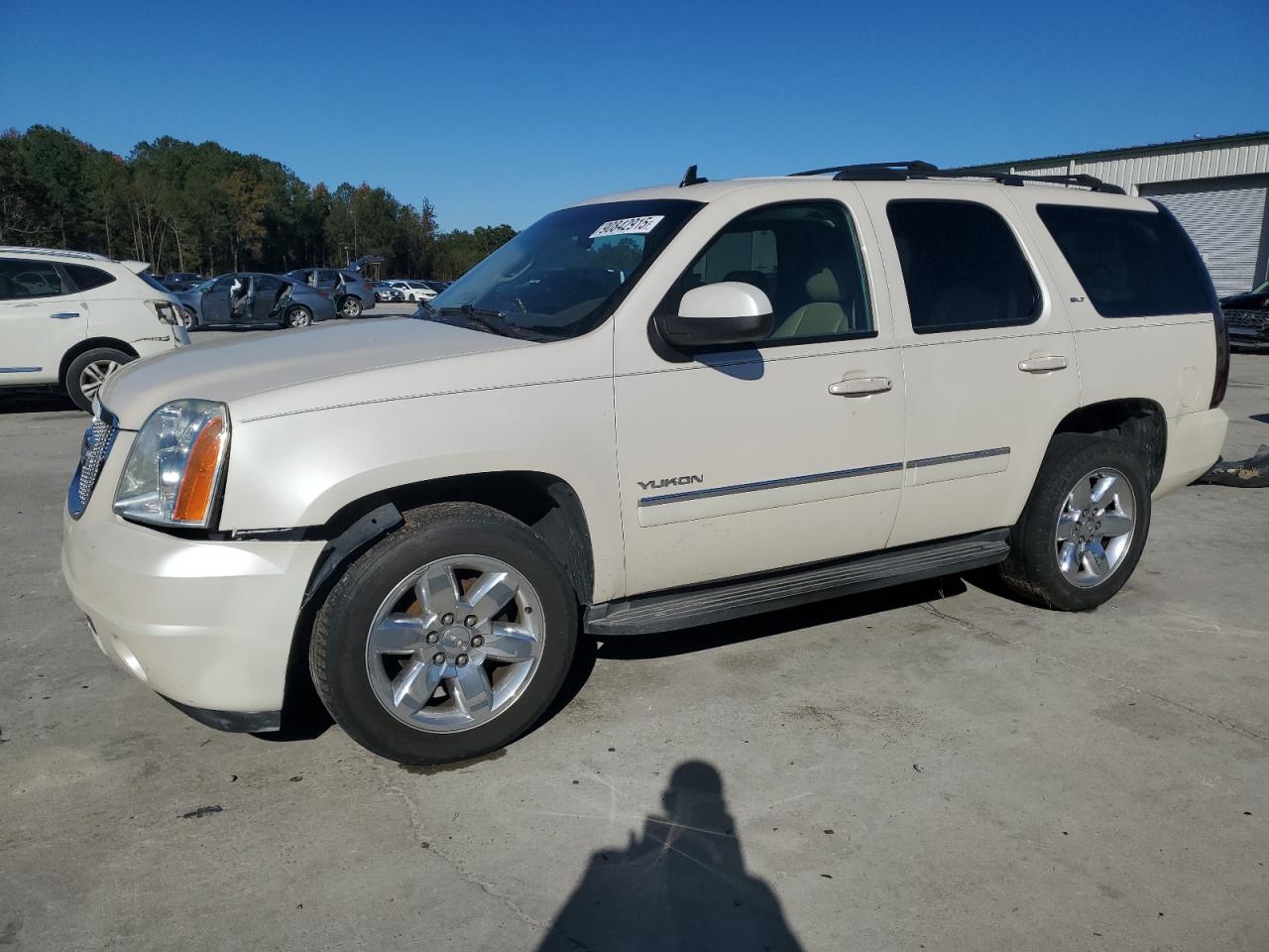 Salvage GMC Yukon Image
