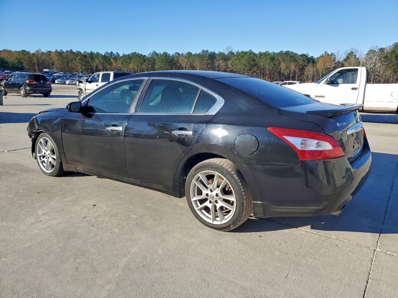 Nissan Maxima S