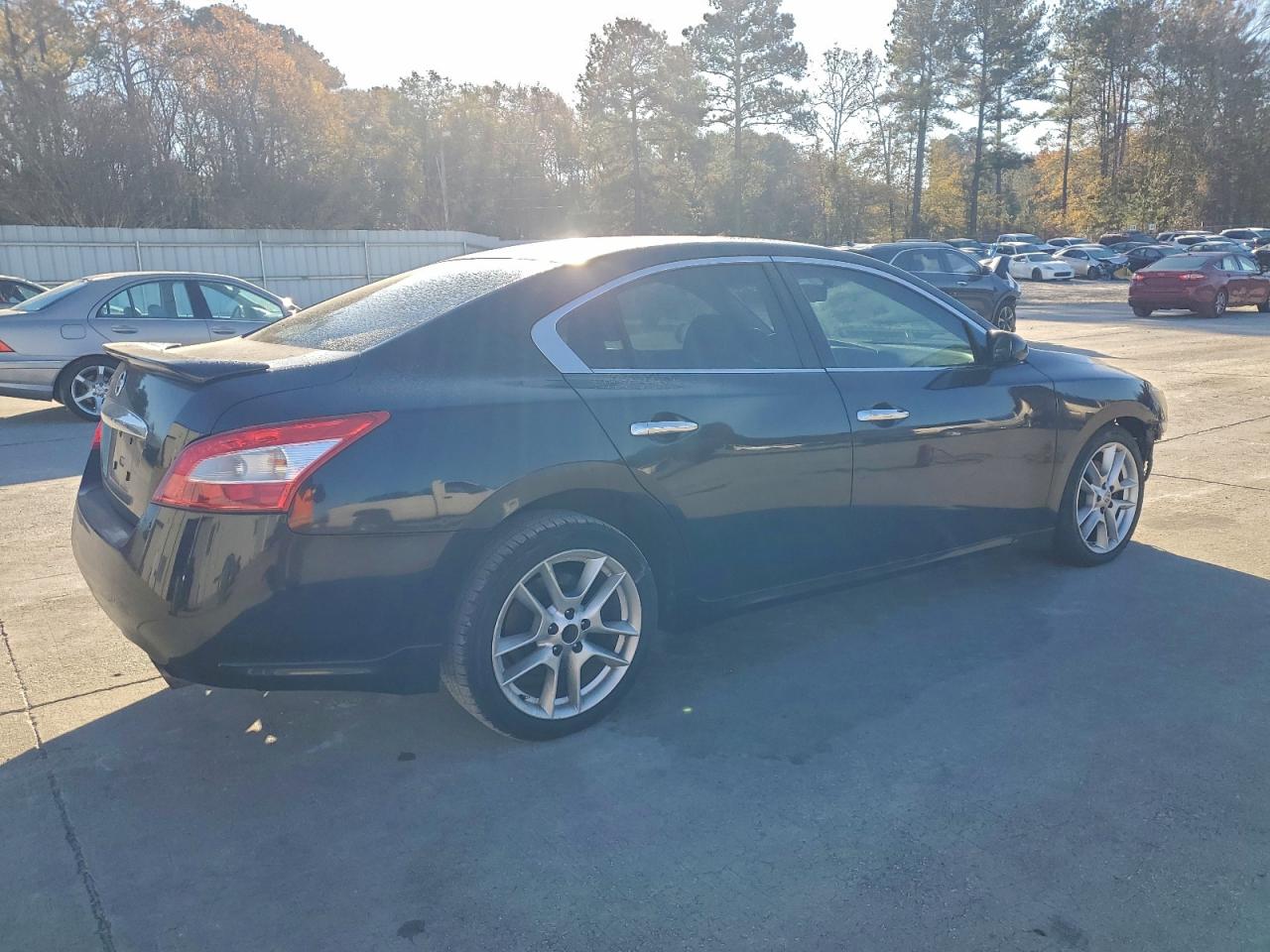 Nissan Maxima S
