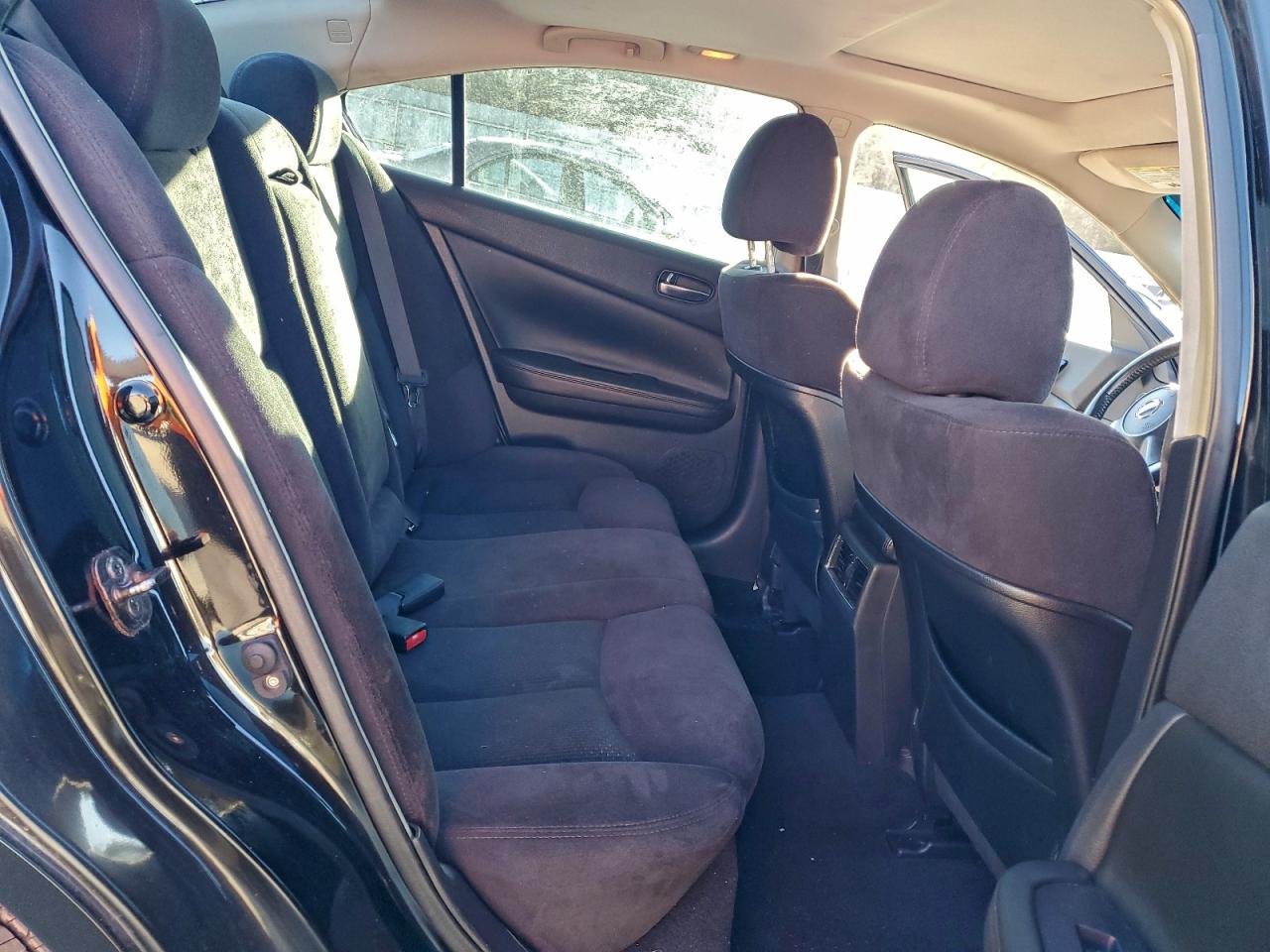 Nissan Maxima S