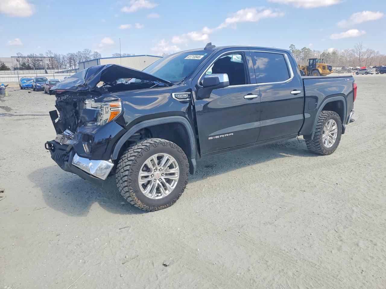 Salvage GMC Sierra Image
