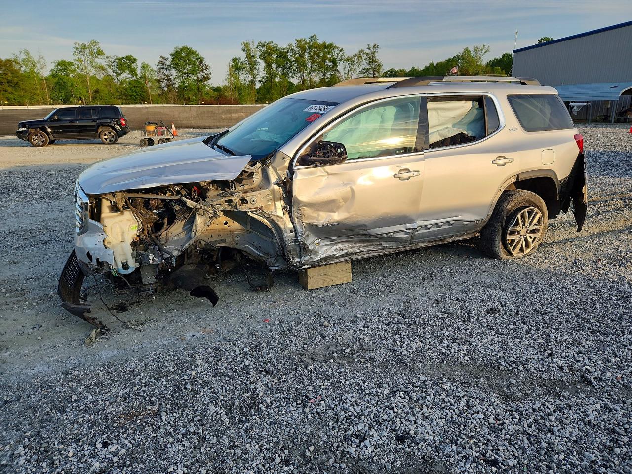 Salvage GMC Acadia Image