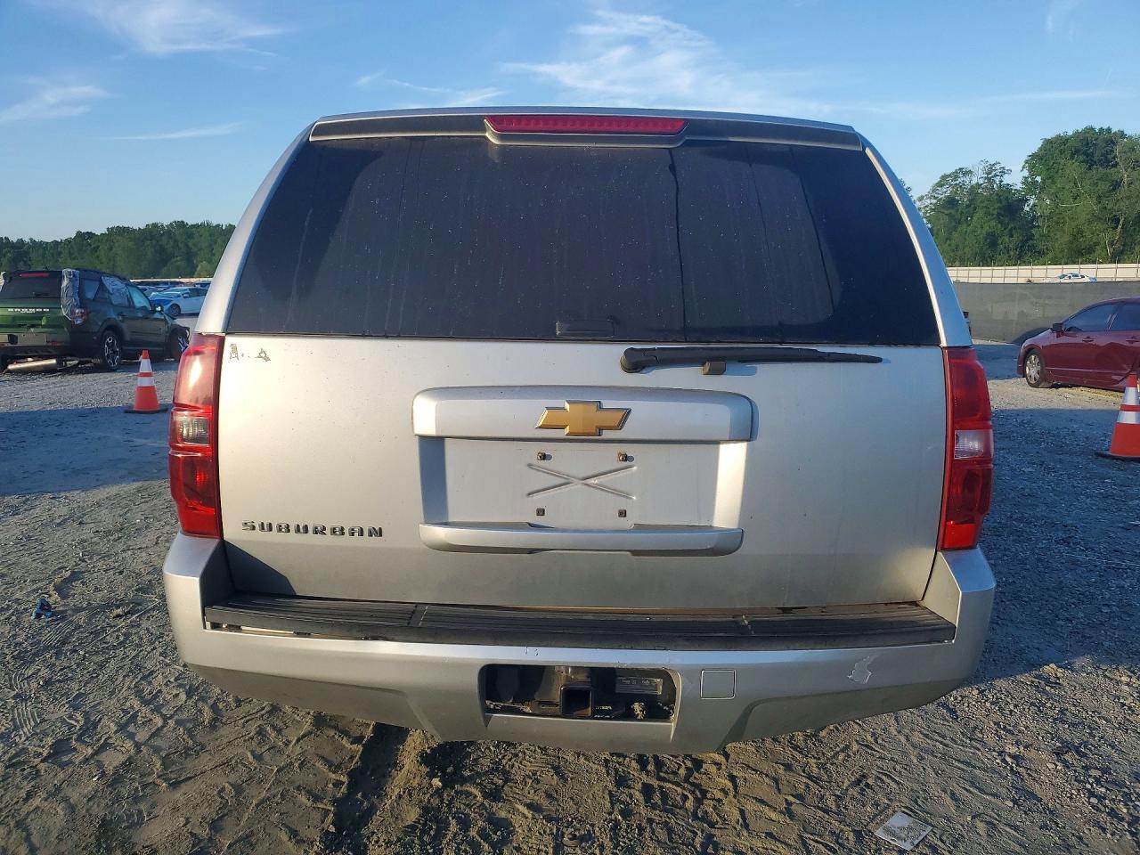 Chevrolet Suburban C1500 Ls