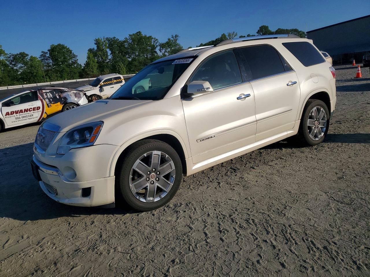 Salvage GMC Acadia Image