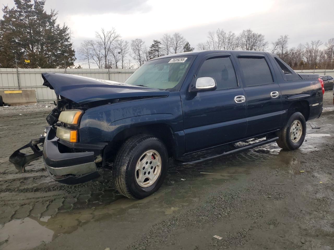 Salvage Chevrolet Avalanche Image