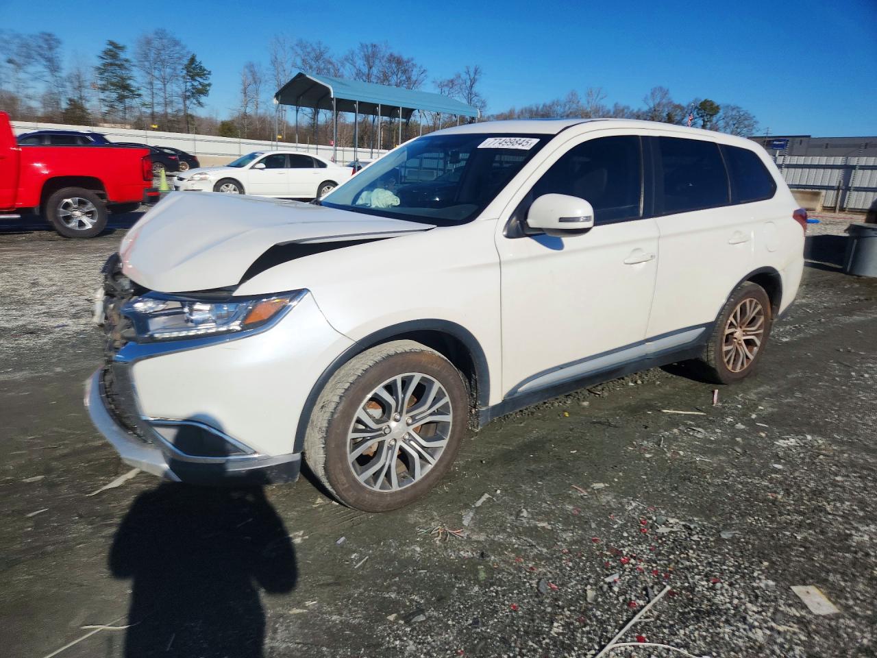 Salvage Mitsubishi Outlander Image