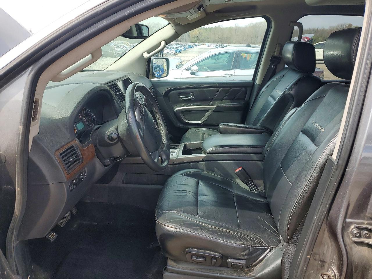 Nissan Armada Platinum