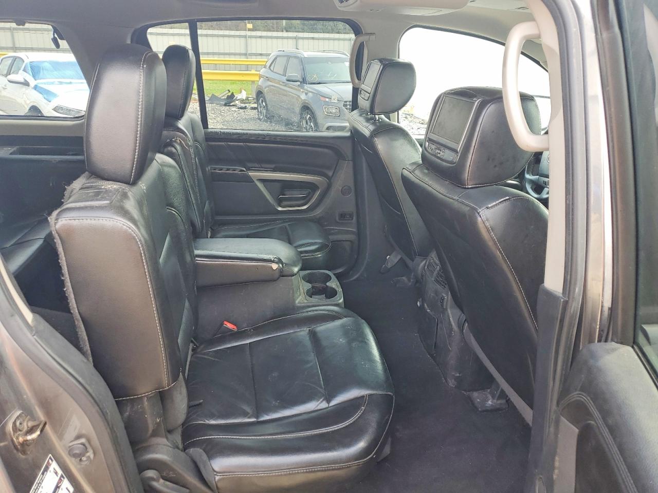 Nissan Armada Platinum