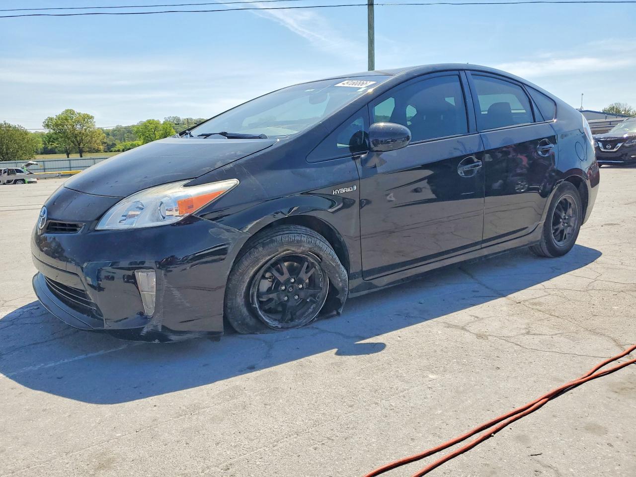 Salvage Toyota Prius Image