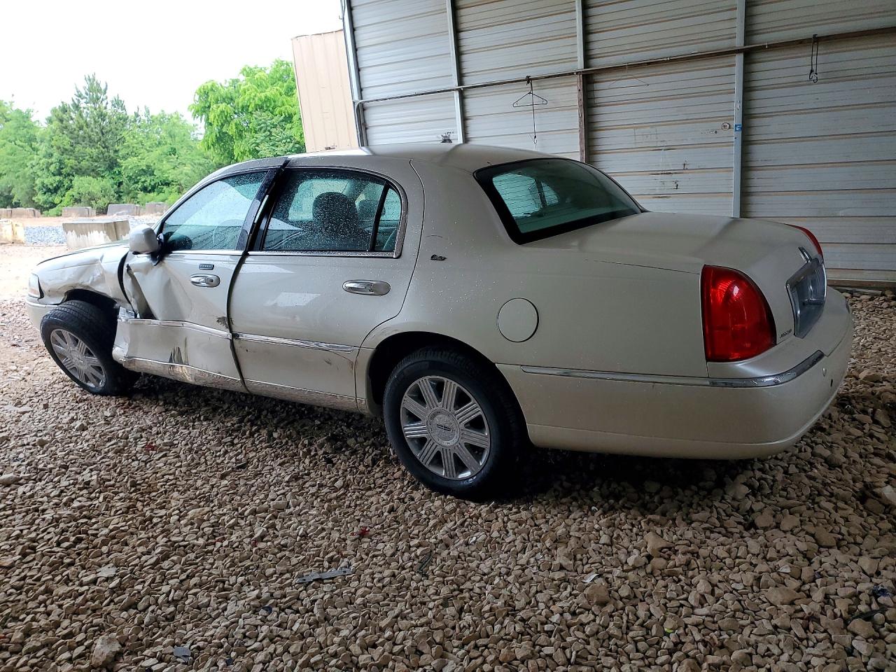 Lincoln Towncar Cartier