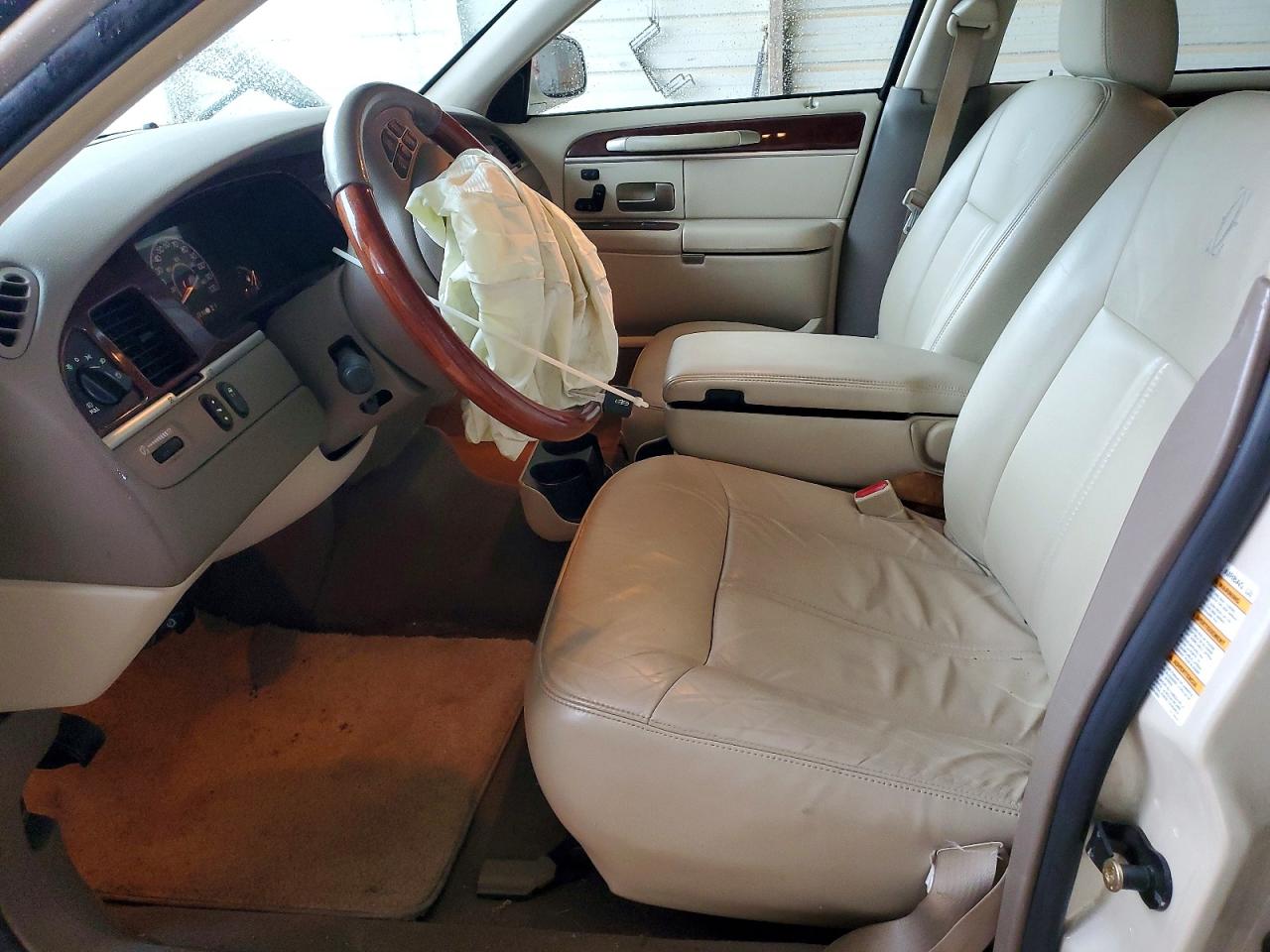 Lincoln Towncar Cartier