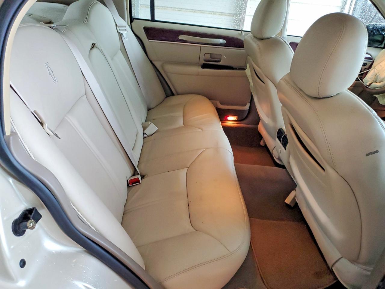 Lincoln Towncar Cartier