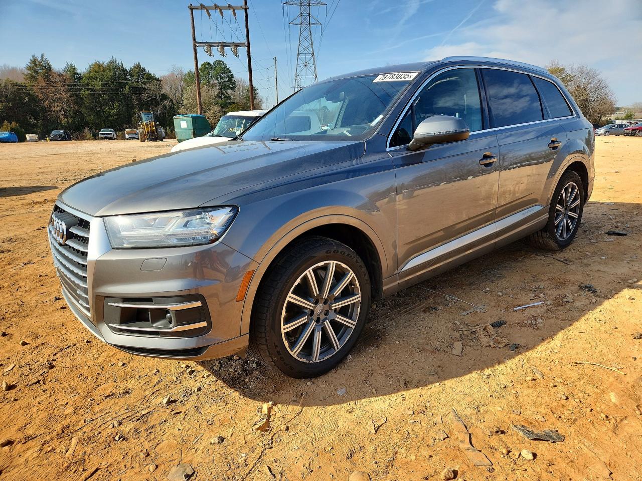 Salvage Audi Q7 Image