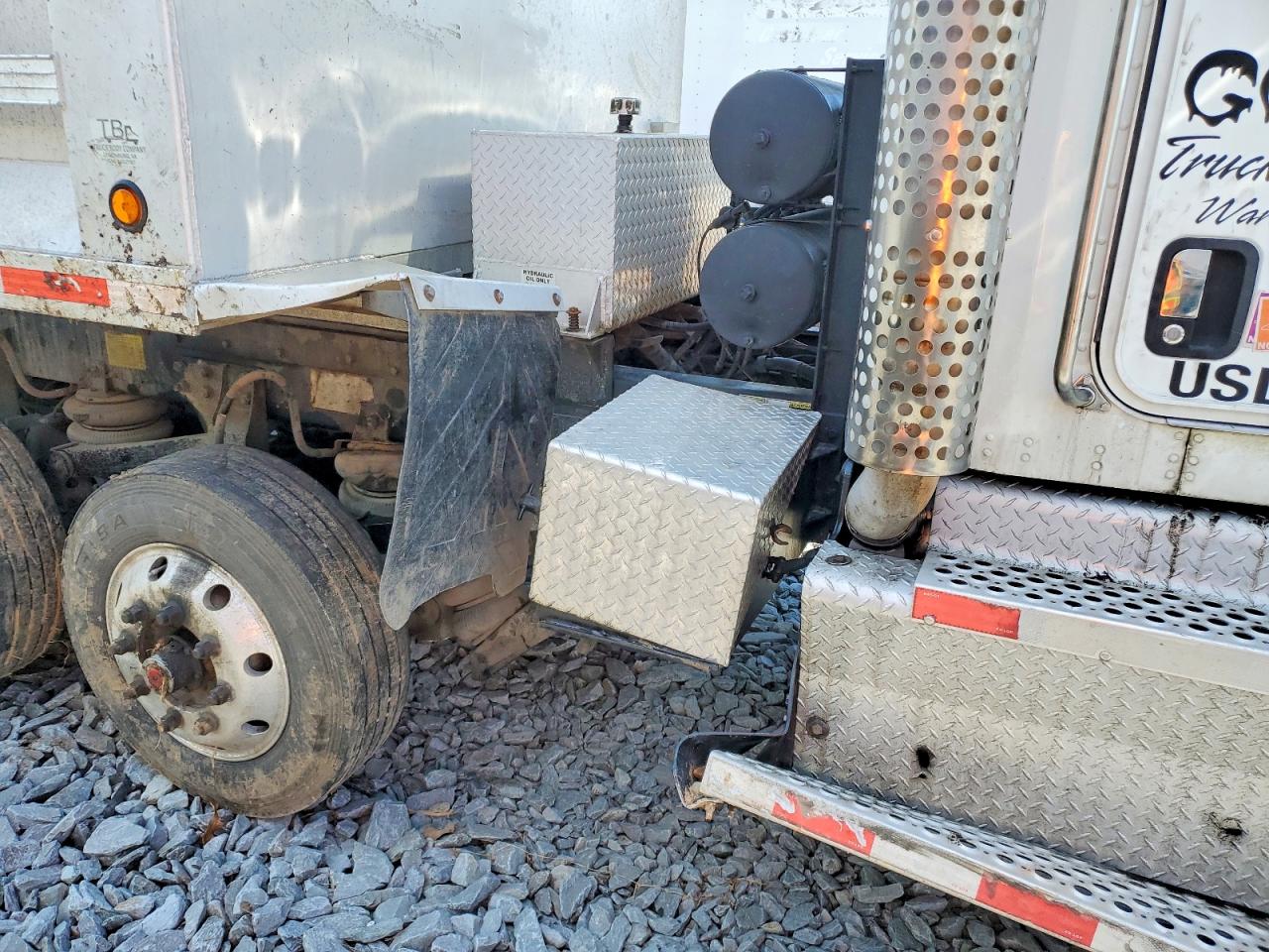 Kenworth T330