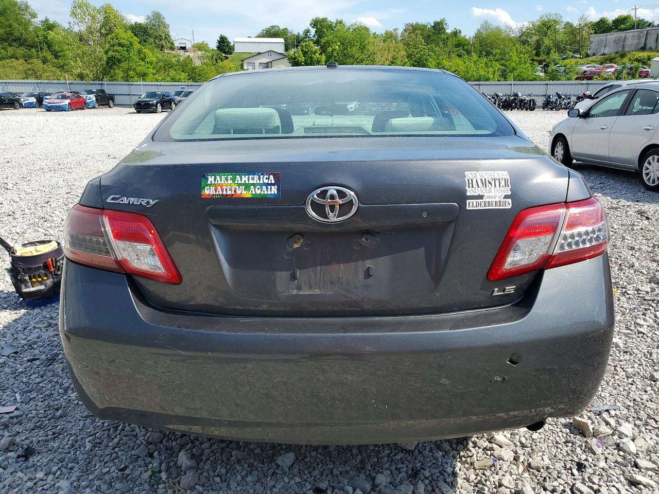 Toyota Camry Le