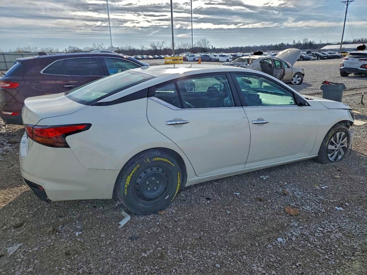 Nissan Altima S