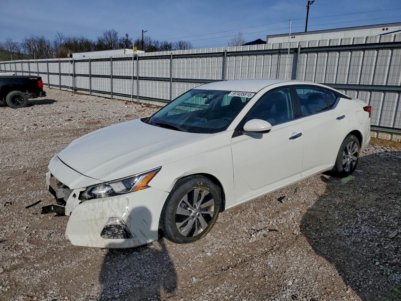 Salvage Nissan Altima Image