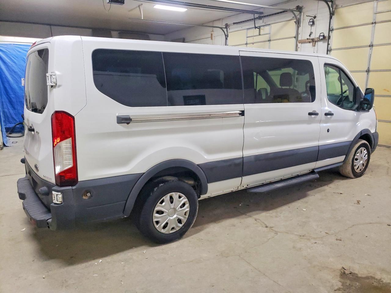 Ford Transit T-350