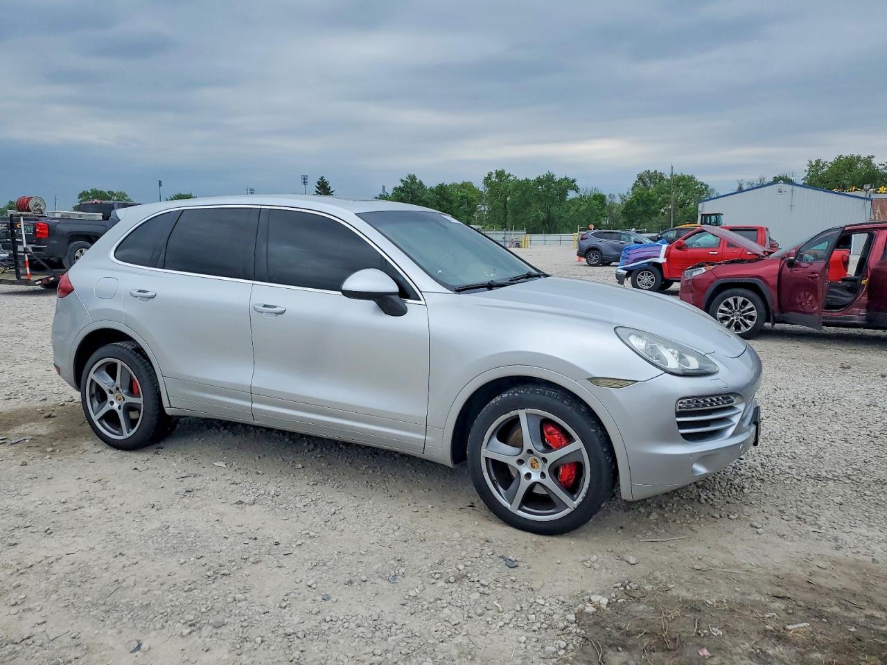 Salvage Porsche Cayenne Image