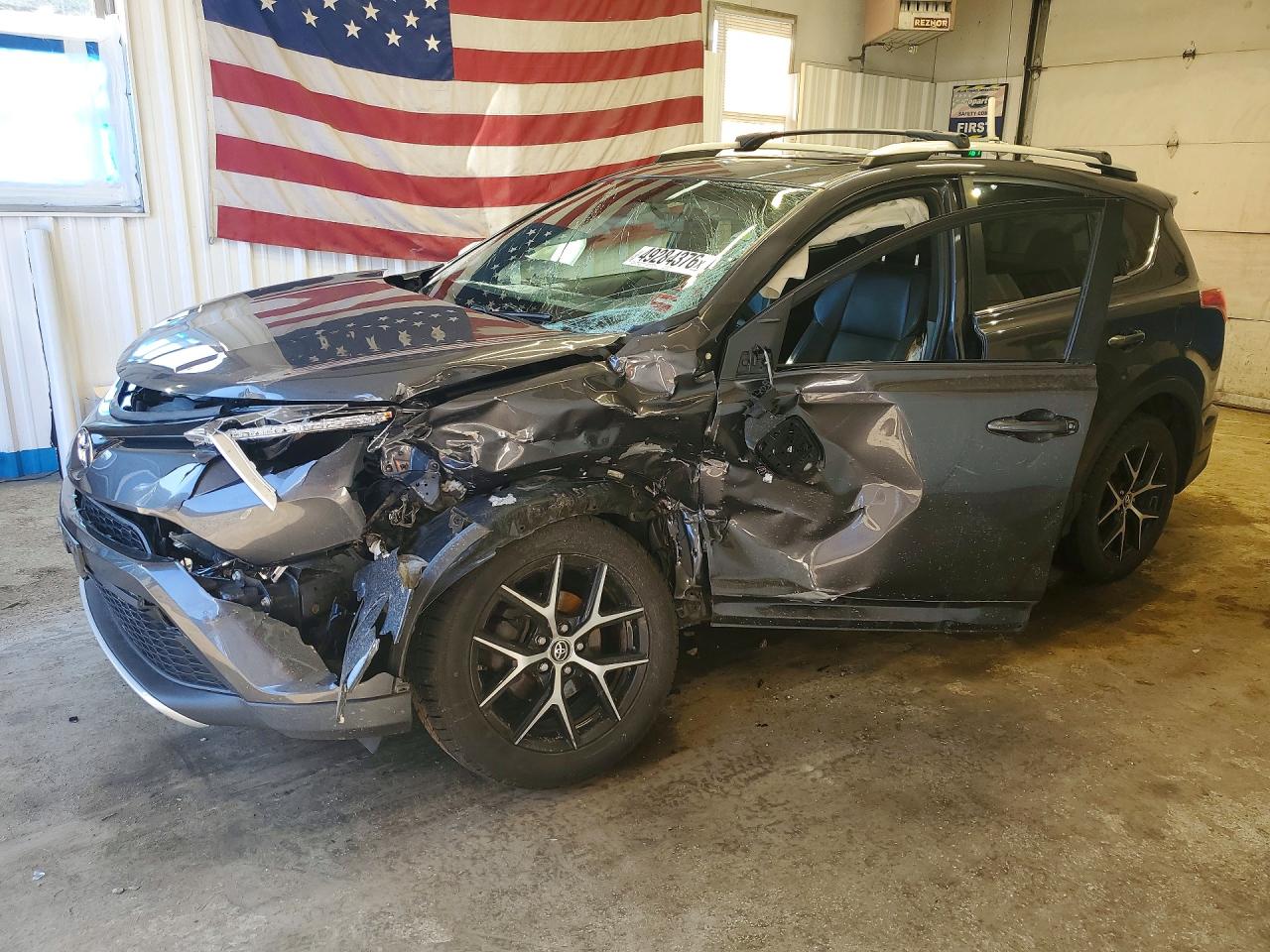 Salvage Toyota RAV4 Image