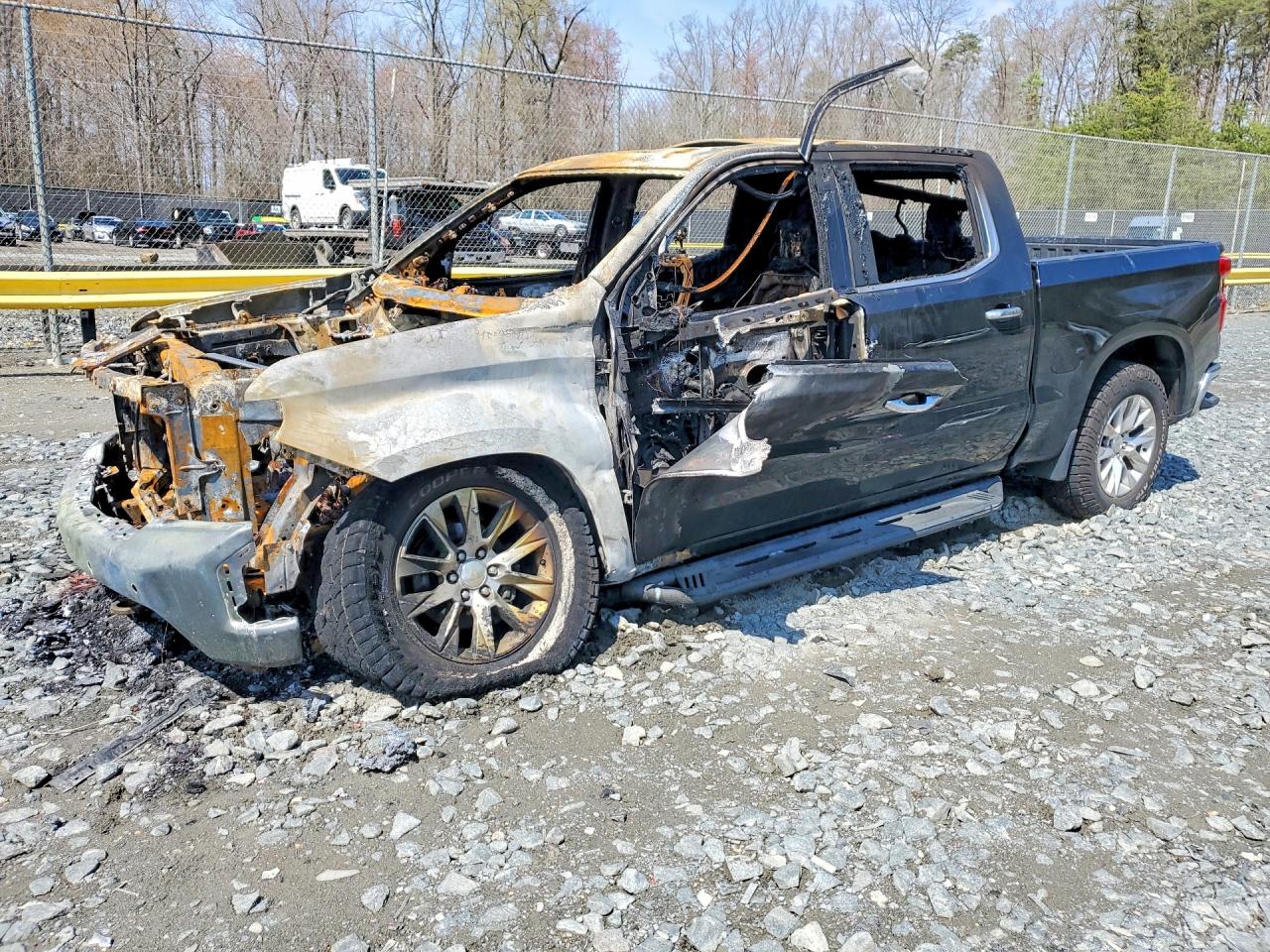 Salvage Chevrolet Silverado Image