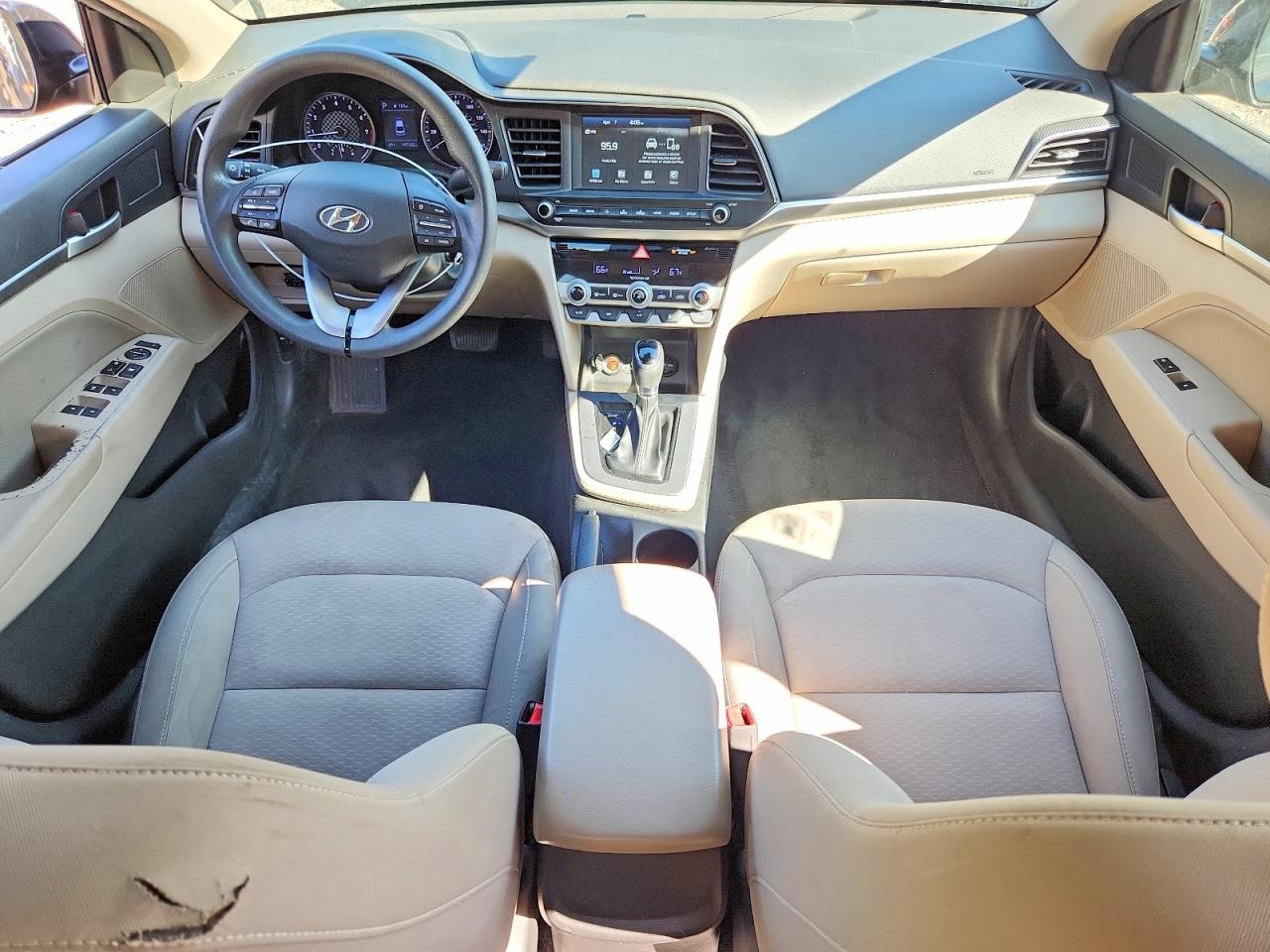 Hyundai ELANTRA Sel